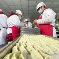 餃子工廠生產(chǎn)忙，食品安全不放松